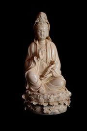800px-Bodhisattva_Guanyin_from_Nantoyōsō_Collection